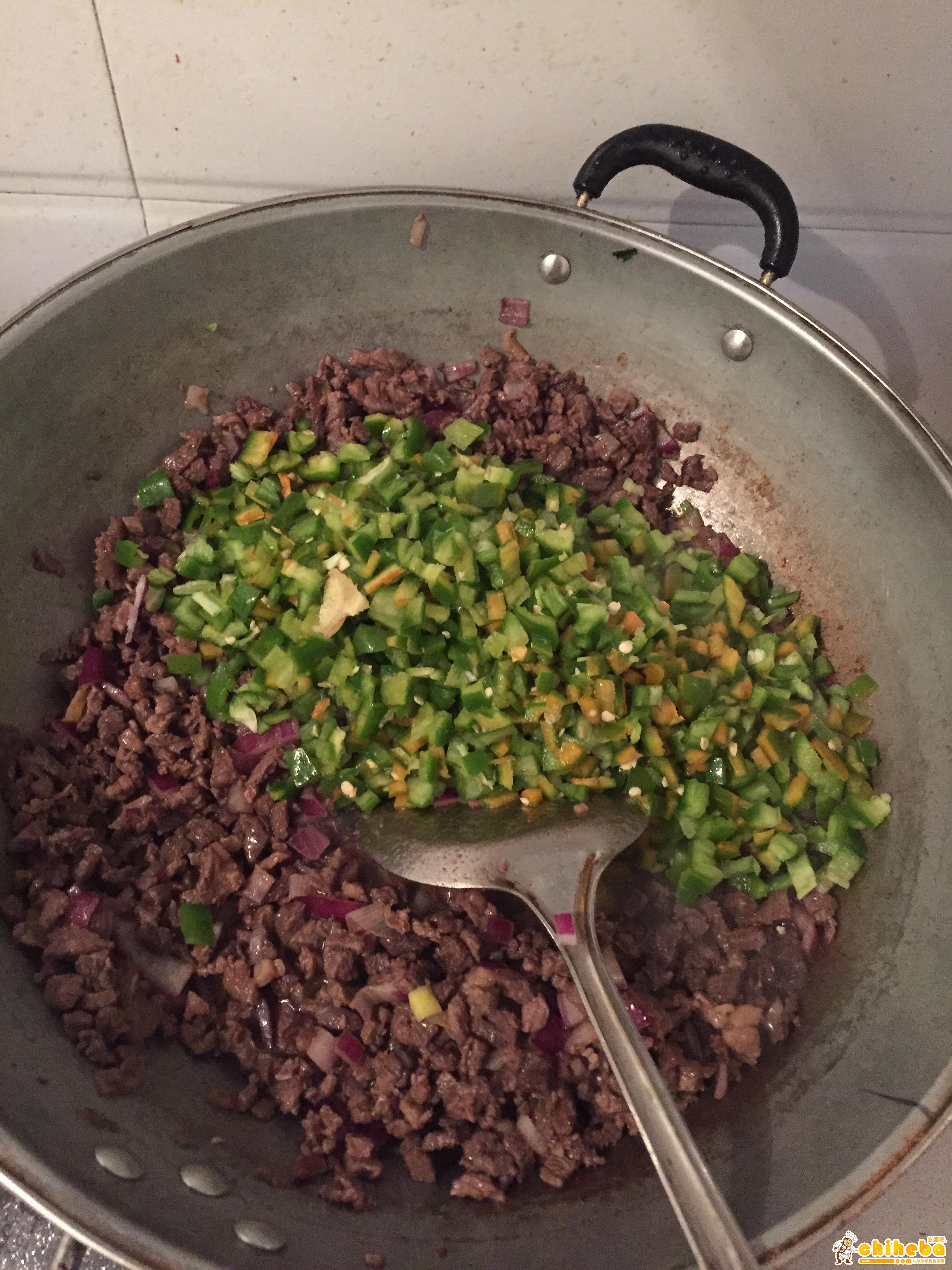 牛肉辣椒，最香的下饭菜的做法 步骤4